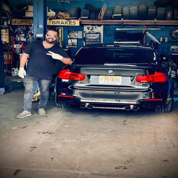 Clarksville Autos shop and team